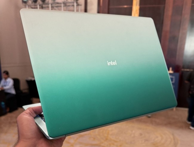 英特尔公版笔记本电脑曝光 类似MacBook Neo