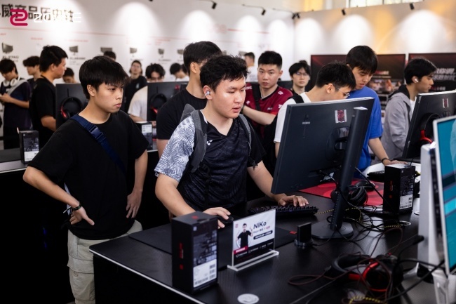为每一份热爱搭台  让高校电竞回到最初的模样