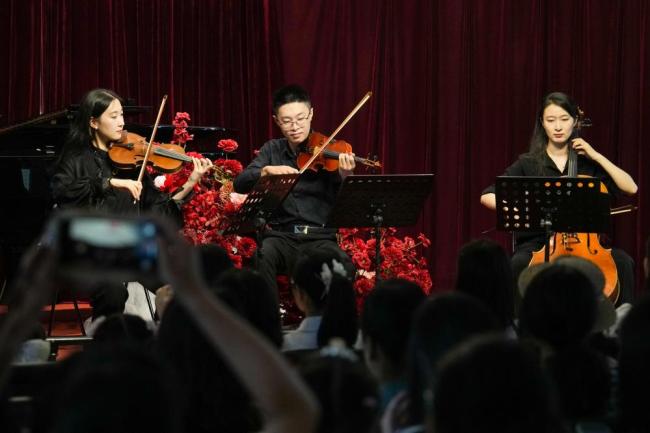 江苏南京：“夏至未至”慈善音乐会奏响公益乐章