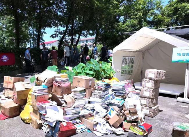 废旧纸张化身“生态金”，艺术力量赋能绿色公益，“一张纸献爱心行动”在武汉举办