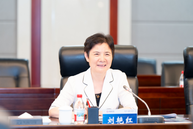 湖北省慈善总会会长陈天会率队走访东风汽车公司
