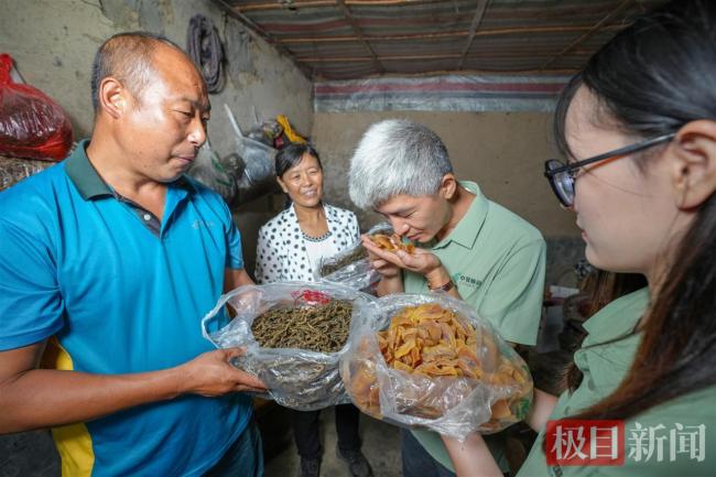 湖北邮政“村播”火出圈！公益助农8500万元，把“荆楚好味”端进千万家