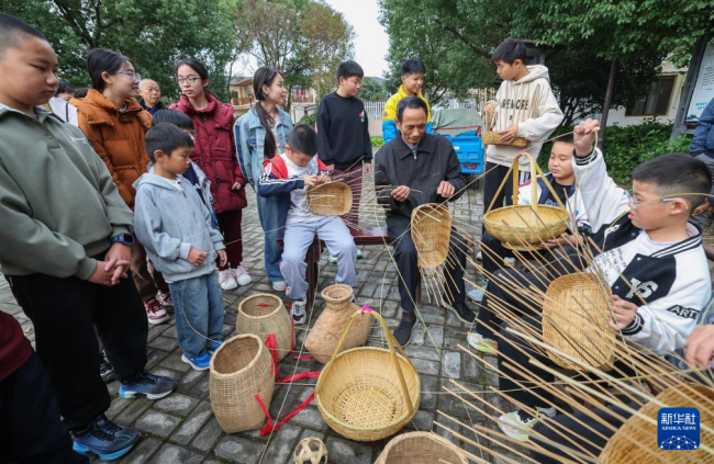 乡村爱心驿站助力青少年快乐成长