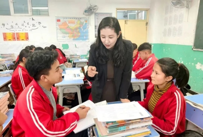 乌鲁木齐优质教育资源下沉 助力英吉沙县教育事业高质量发展