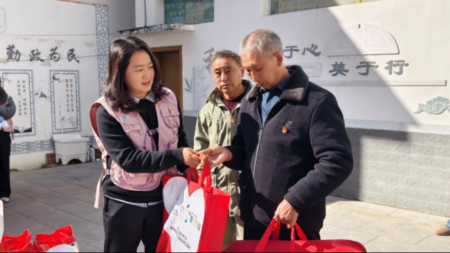 湖北体彩开展“春节暖冬微光行动”