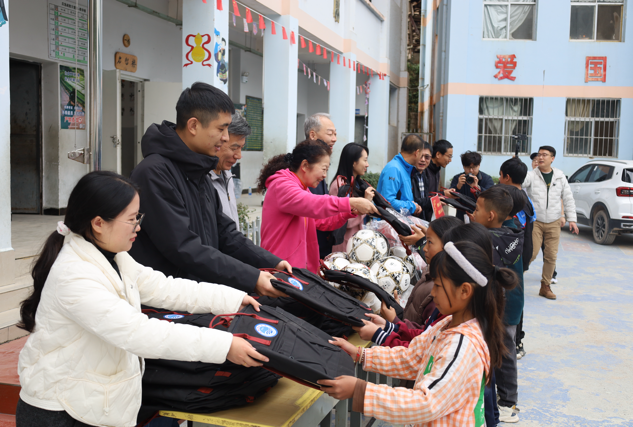 携手海信，“小考拉·大梦想”支教调研团云南绿春开展调研帮扶