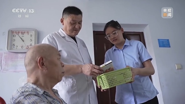 物质+服务 社会救助法为困难群众撑起“暖心伞”