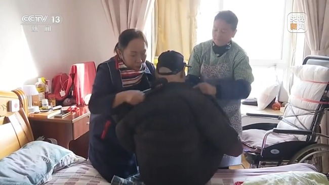 物质+服务 社会救助法为困难群众撑起“暖心伞”