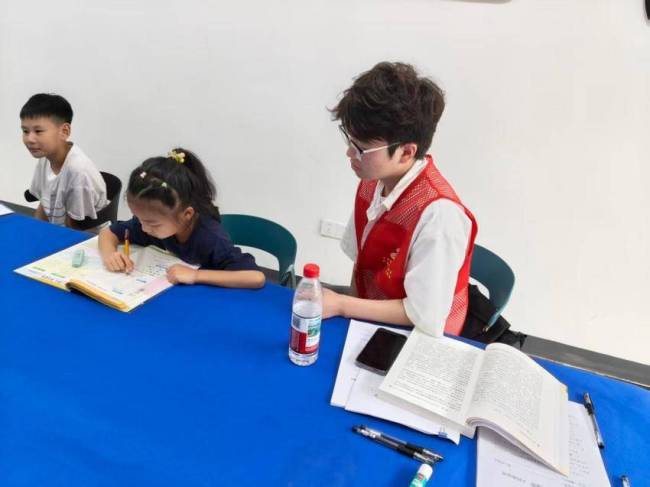 爱心托管护成长 安全护航暖一夏——民主社区暑期爱心托管班正式开课