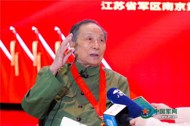 江苏省军区启动“光荣在党50年”纪念章颁发工作