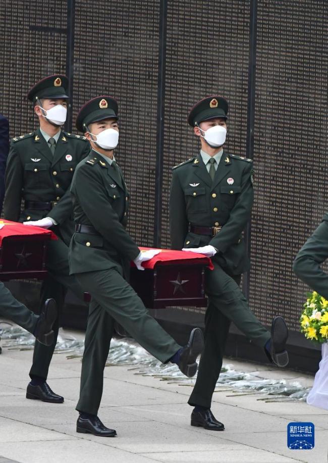 ​第八批在韩中国人民志愿军烈士遗骸安葬仪式在沈阳举行