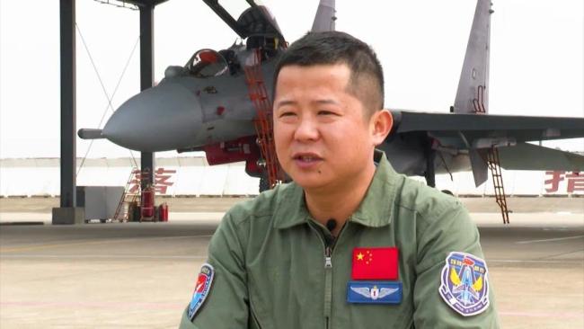 “我是中国空军！”歼-16飞行员硬核喊话驱离外机