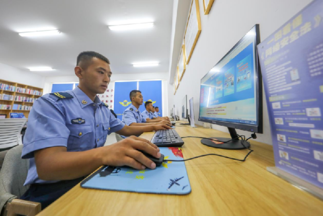 “红蓝融合”激活军营网络“一池春水”——空降兵部队科学高效用网记事