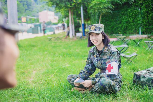 这名表现突出的女兵,原来是张桂梅的学生