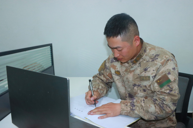 退伍季|冬天的风,吹来阵阵驼铃声 再见,老兵!