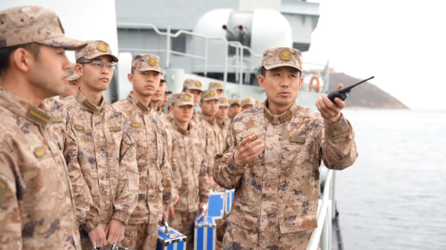 大学毕业直接当军官,海军大连舰艇学院等你来!