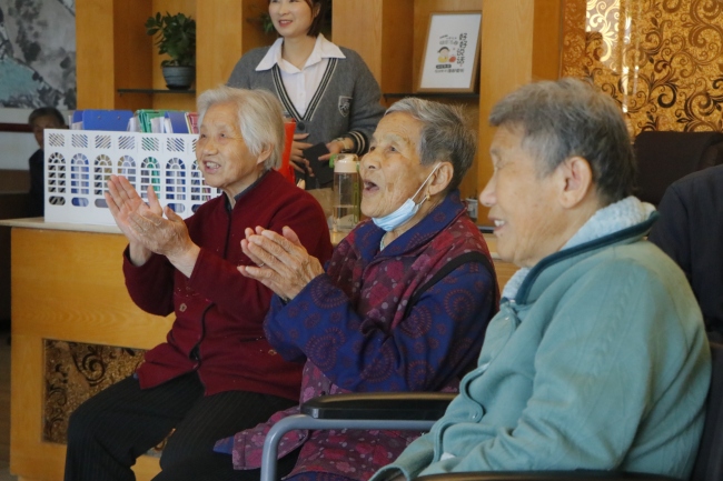 五一节假“不打烊”，义务助民显真情