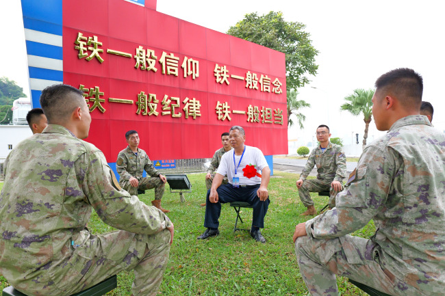 新老对话共话奋斗心声