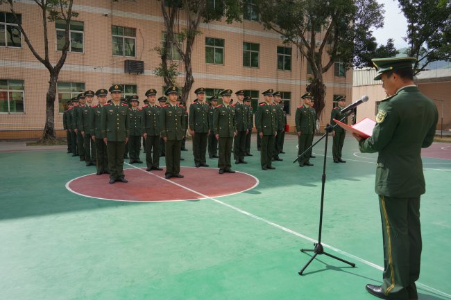 擦亮历史荣誉，奋进强军征程