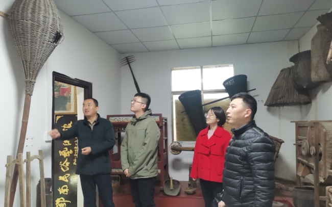 发动乡贤带动群众缔造和美乡村。