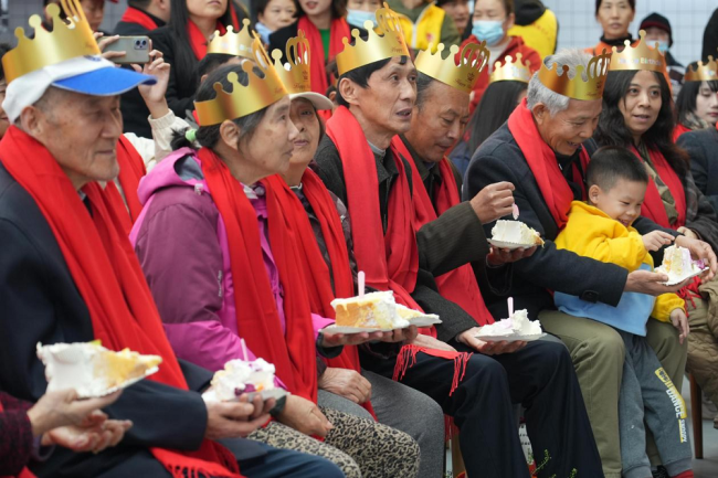 湖北工程学院：八十有一，此为佳期，我们一起过生日！