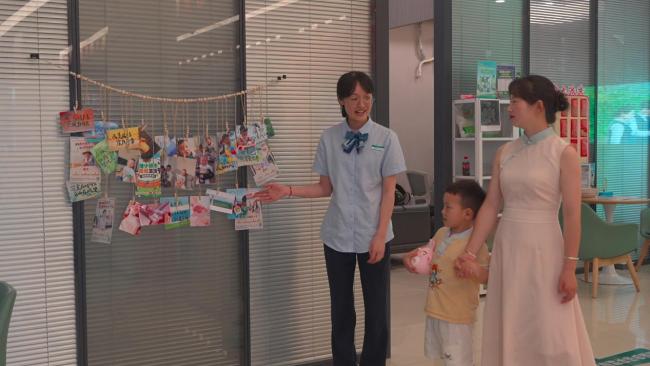 邮储银行通山县洪港镇支行设立儿童服务区 解家长后顾之忧