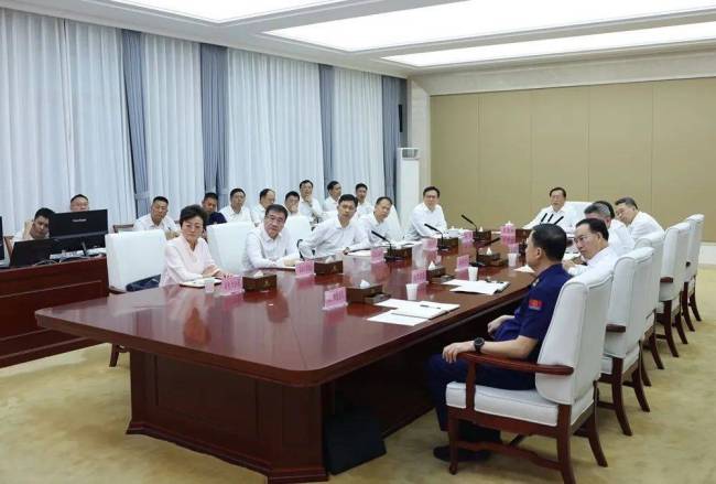 王忠林调度咸丰县抢险救灾工作
