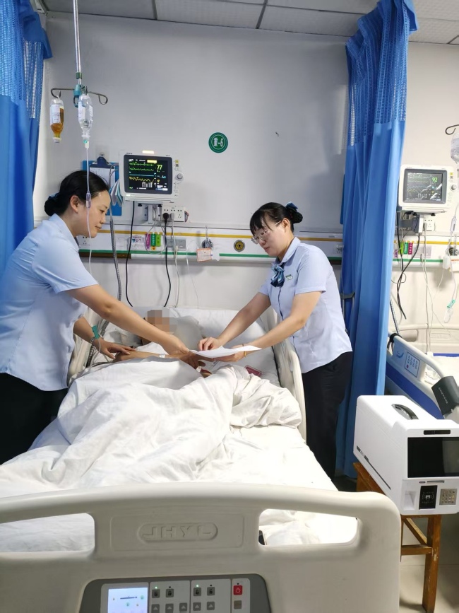 邮储银行“移动柜台”开进ICU病房，2小时解客户燃眉之急