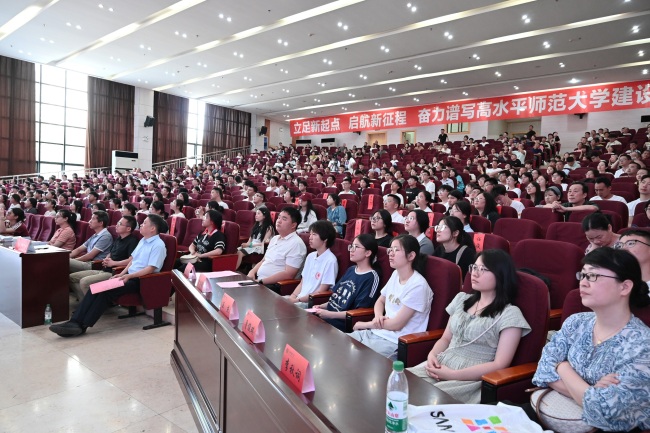 165名新生签约黄冈师范学院2025“荆楚优师计划”，毕业即入编点燃基层教育薪火