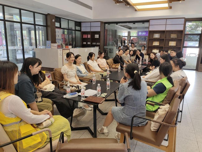 文博共筑邻里情 社工赋能志愿行——荆州区文博西城近邻志愿服务队的培育实践与治理价值