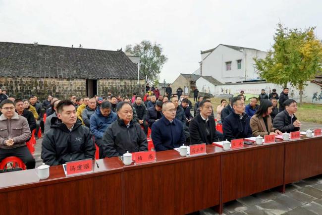 潜江市2025年西兰花开采仪式暨平安产险潜江中支开展“平安保驾护航,花开产业兴旺”乡村振兴活动圆满举行