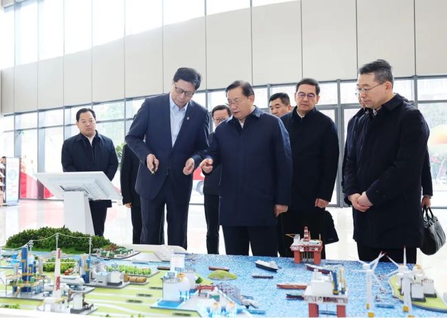 王忠林在武汉调研并召开绿色智能船舶产业高质量发展推进会 加快打造绿色智能船舶产业 为推动长江经济带高质量发展贡献更大力量