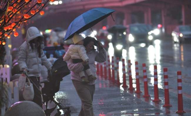 冻雨、纯雪，寒潮最强时段！很多人紧急出动，武汉最新预警