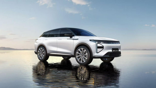 2.85L实测油耗+4.26秒破百！瑶光C-DM寰球版承包日常通勤与自驾