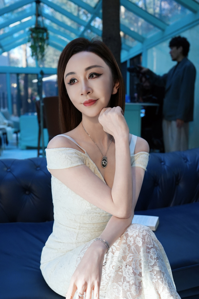 曹西西《傲慢与偏见》MV开机 ，光影叙写爱情本真