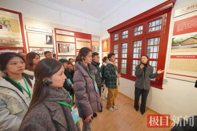 在珞珈山“遇见”伟人，大学生在这里开启一堂“行走的大思政课”