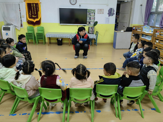书香润童心 墨韵暖桑榆——武汉工程大学邮电与信息工程学院开展世界读书日主题系列活动