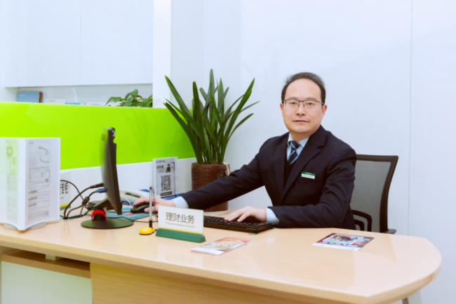 心里装着乡亲，每天都是新的守望——记“全国邮政系统先进个人”朱伦林