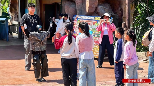 这个五一，鄂赣人用方向盘投出了一座新地标 ——黄石华侨城“恐龙奇域狂享季”火热收官，区域出游格局 悄然改写