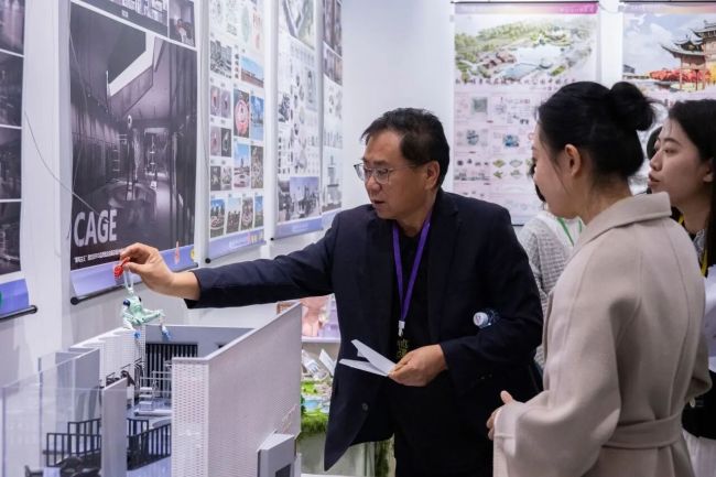 “艺”犹未尽！武汉纺织大学外经贸学院2026届毕业设计展圆满落幕