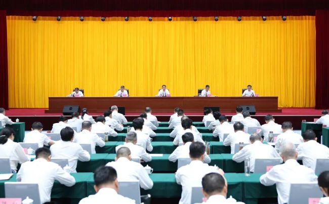 关志鸥在襄阳市领导干部会议上强调 发挥优势 抢抓机遇 鼓足干劲 在全省发展大局中挑大梁担重任走在前