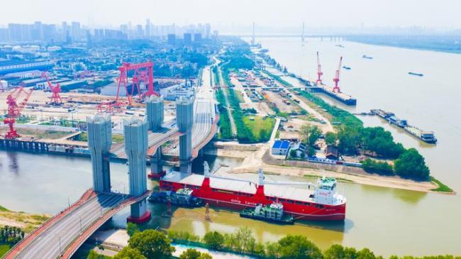 时隔八年重启造船业务 生产计划已排至2029年  青山船厂1.5万吨多用途船昨下水