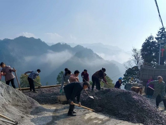 湖北咸丰县：以“白茶夜话”议事平台激活基层治理