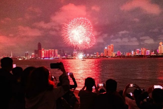 今天,全武汉人都在等晚8点!
