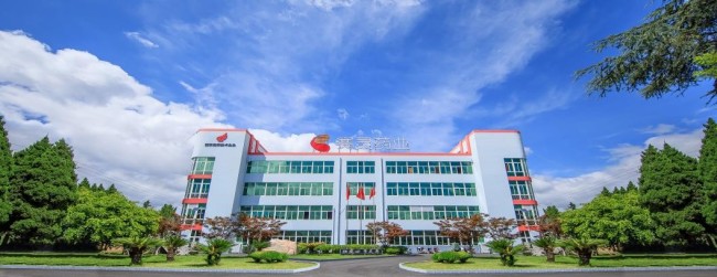 云南省委副书记、省长王予波调研赛灵药业：加大研发力度，推动大健康产业高质量发展