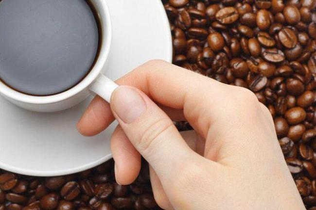 喝咖啡大大降低久坐死亡风险，尤其适合这4类慢病人群