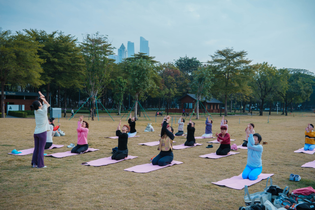 简橙瑜伽毕业营：从线上到线下，一场属于“银龄瑜伽人”的毕业礼