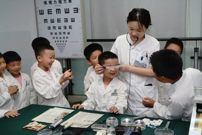 人人享有眼健康：东南眼科医院开展全国“爱眼日”系列活动
