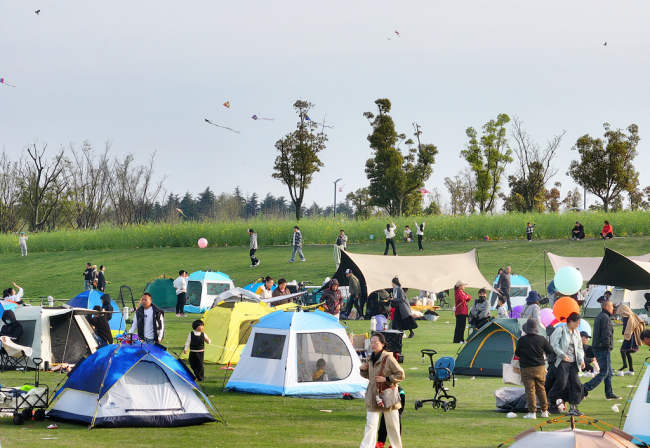 キャンプブームの経済効果が注目 一部のテントの成約額は前月比700％増