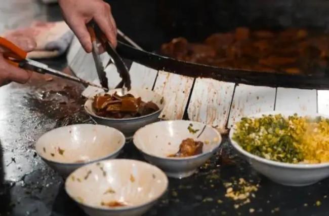 桐乡最好吃的羊肉面馆,24小时不打烊,周末上海杭州人都开车来吃